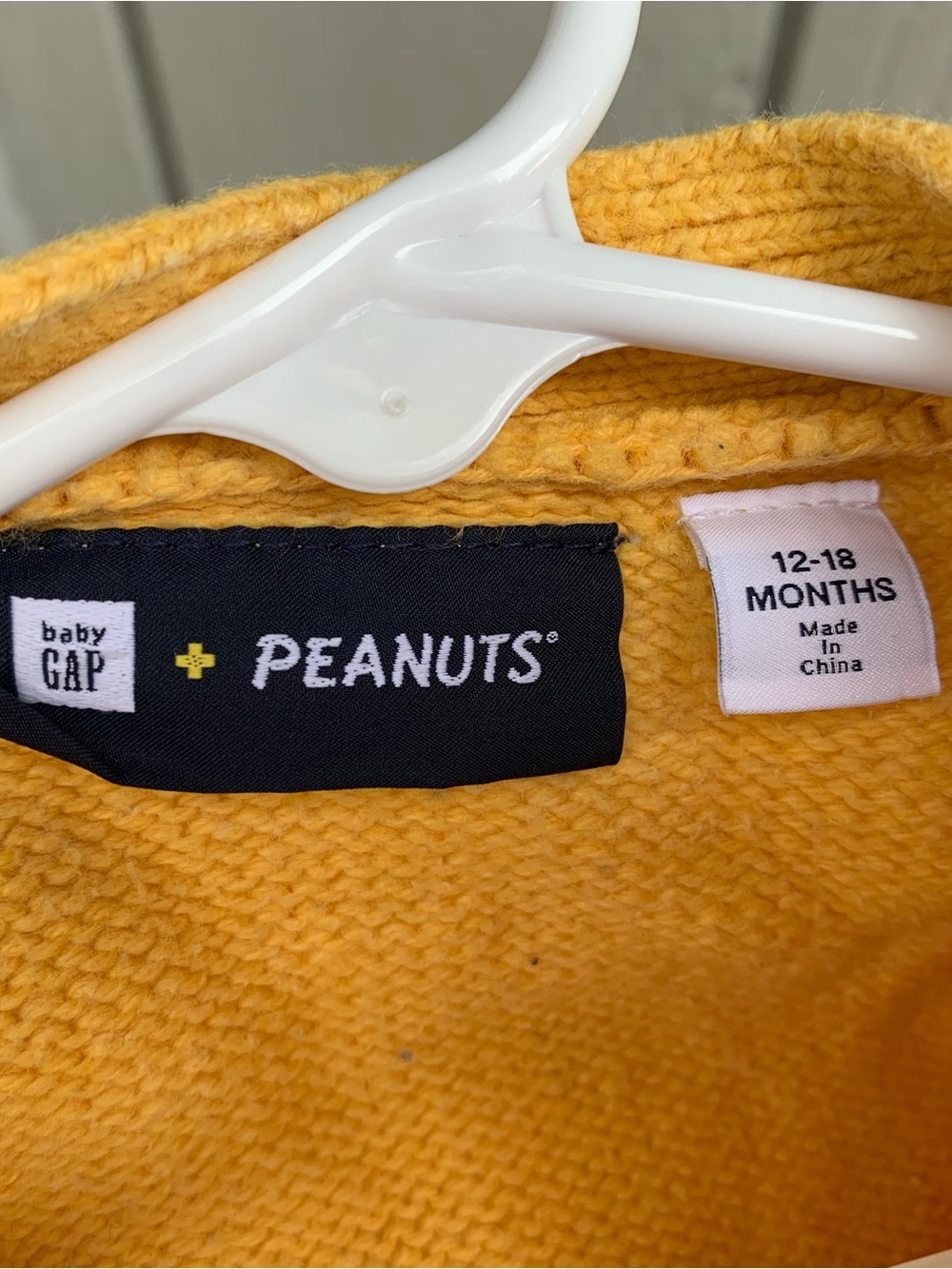 GAP Baby Peanuts Charlie Brown Yellow and Black Zigzag Kids Cardigan - Picture 3 of 7